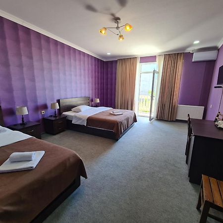 Georgian House Hotell Kutaisi Exteriör bild