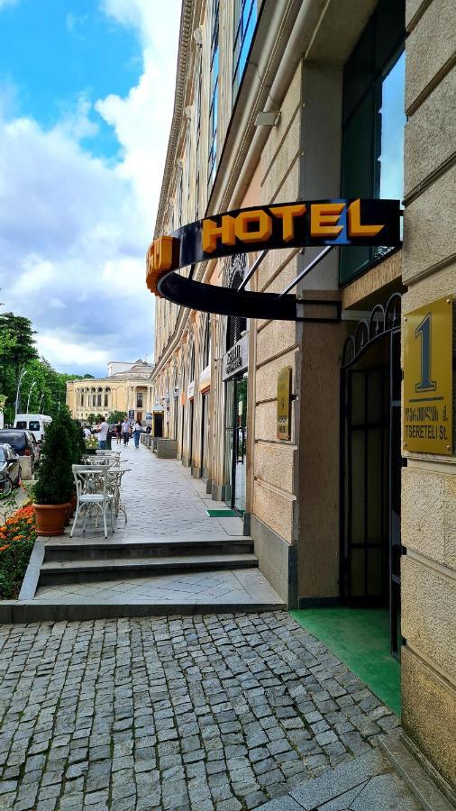 Georgian House Hotell Kutaisi Exteriör bild