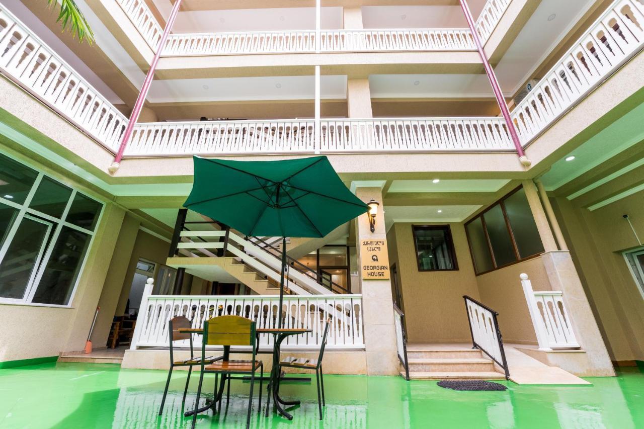 Georgian House Hotell Kutaisi Exteriör bild