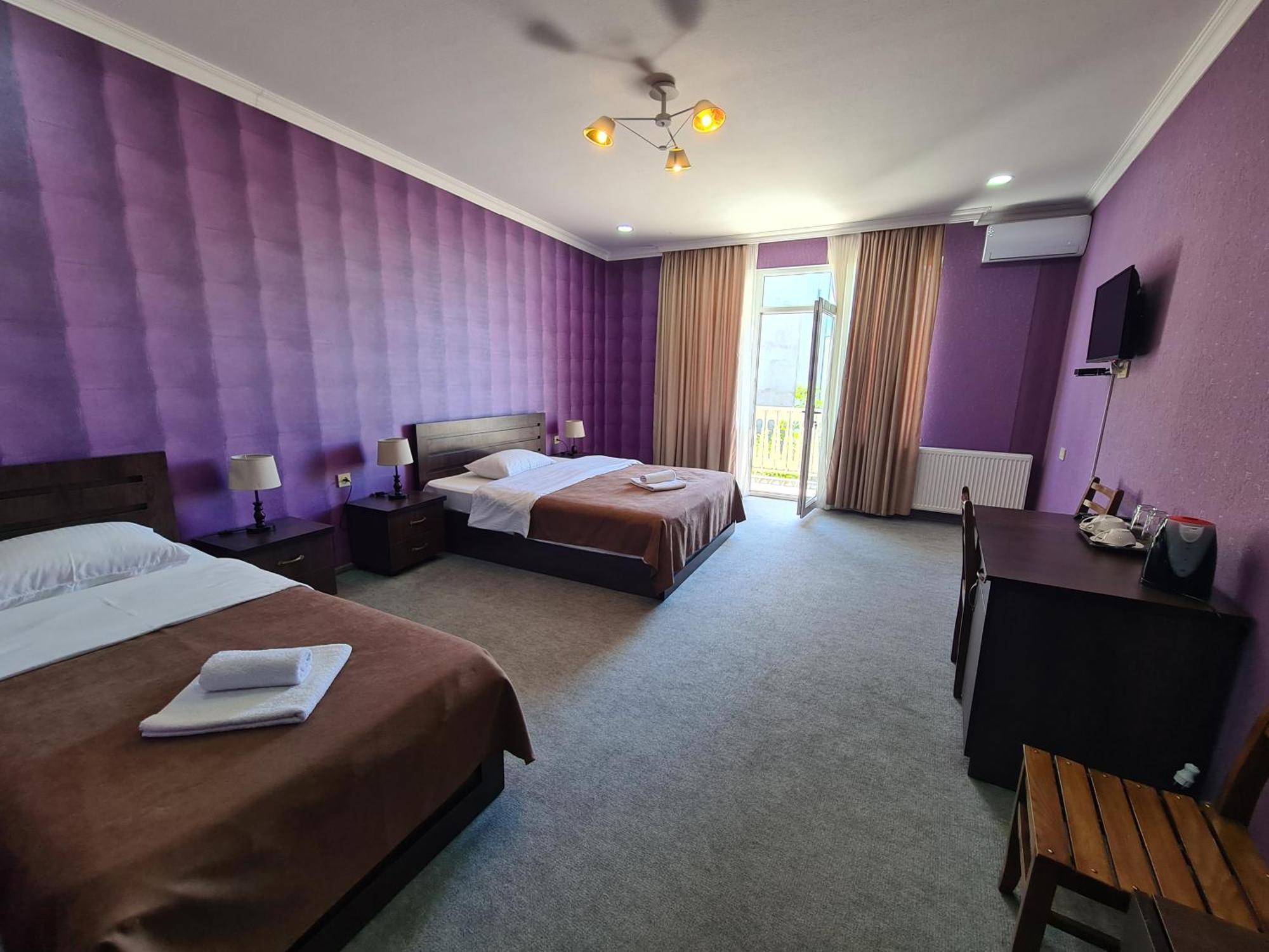 Georgian House Hotell Kutaisi Exteriör bild